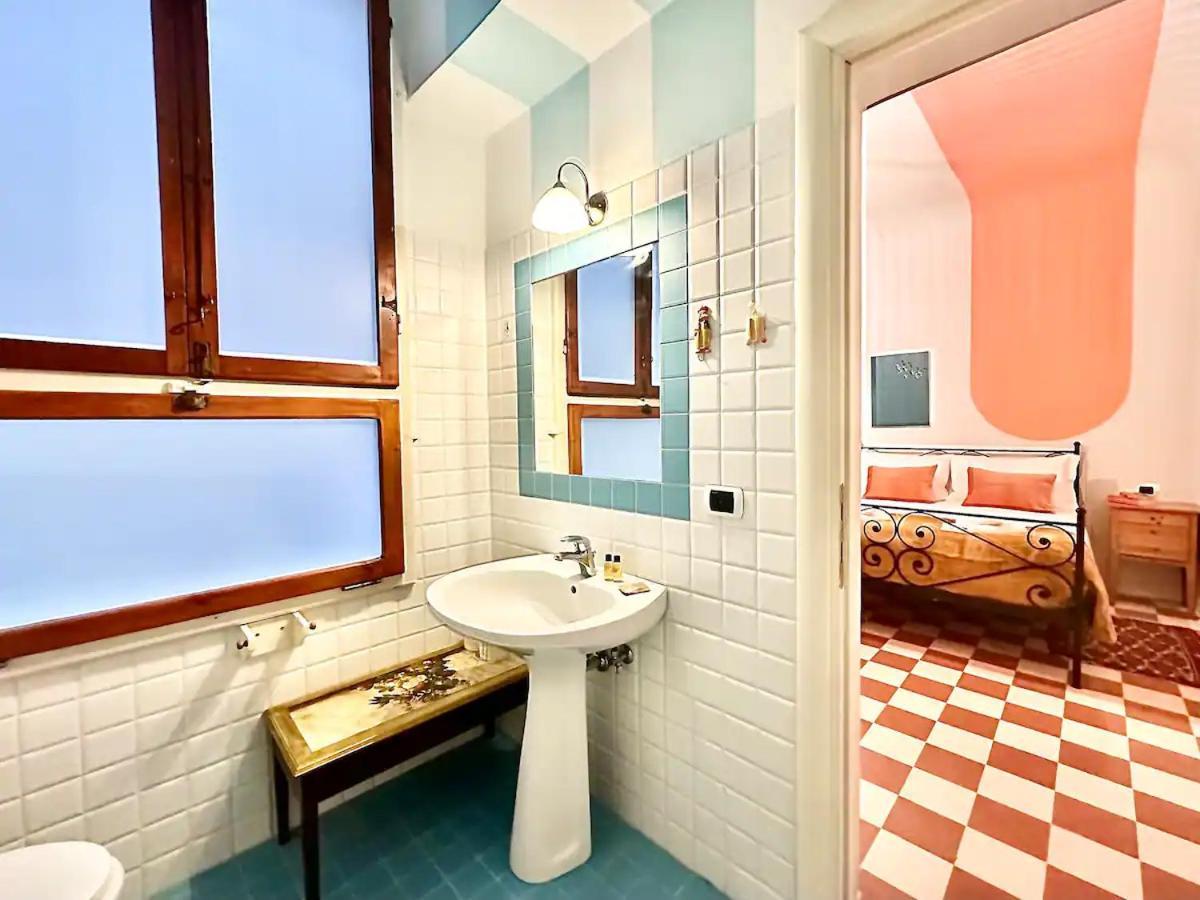 Raffaelli Rooms Travel Florence Close San Frediano Exterior photo